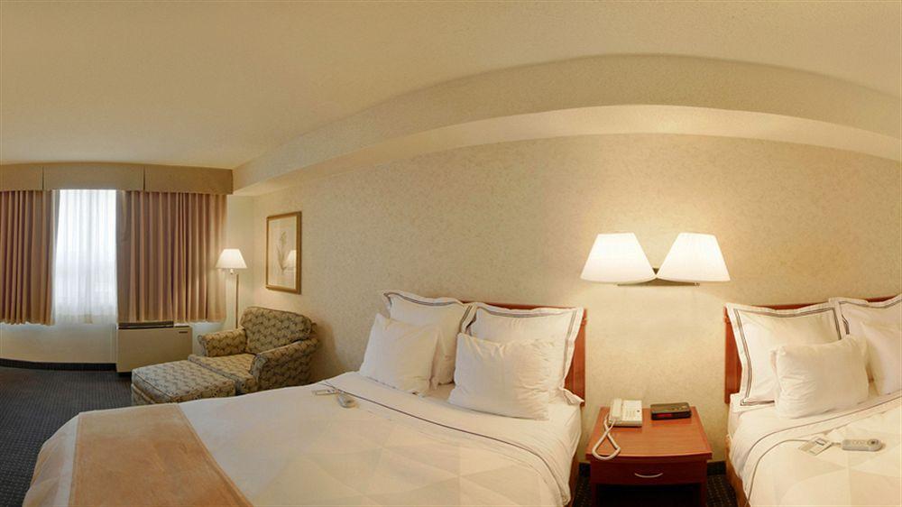 Holiday Inn Hotel & Suites London By Ihg Kültér fotó