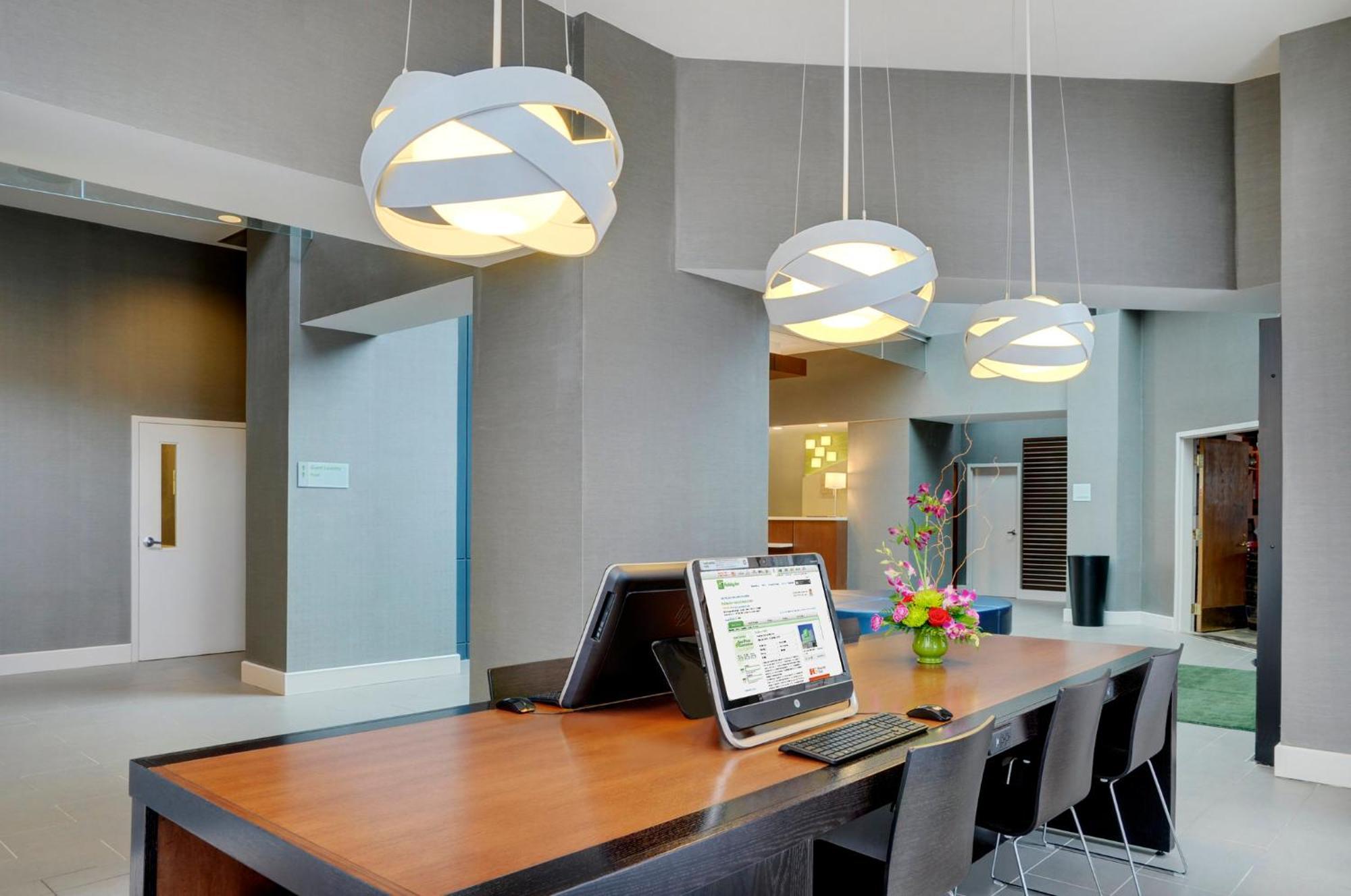 Holiday Inn Hotel & Suites London By Ihg Kültér fotó